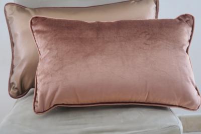 Paire de coussins en velours de soie cuivre et simili cuir 
