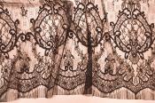 COUPON 2M20 Dentelle Chantilly noire paniers de fleurs double écaille